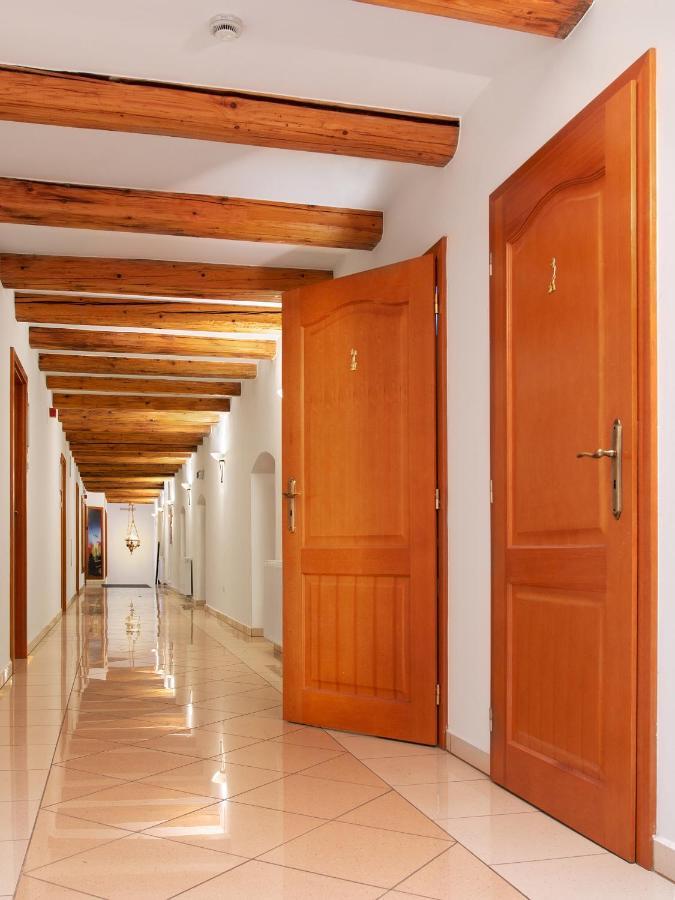 Rubra Panzio Bed & Breakfast Vác Exterior foto