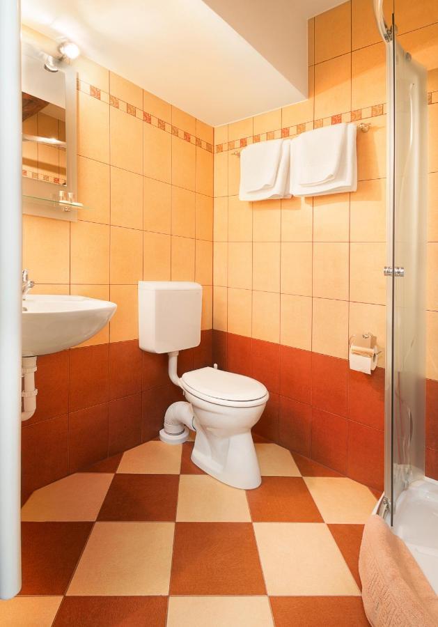Rubra Panzio Bed & Breakfast Vác Exterior foto