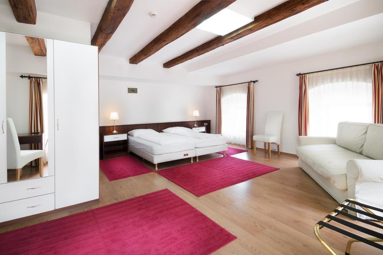 Rubra Panzio Bed & Breakfast Vác Exterior foto
