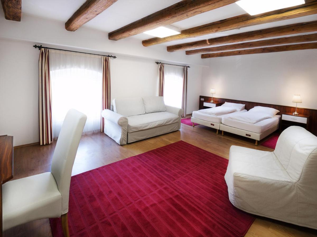 Rubra Panzio Bed & Breakfast Vác Exterior foto